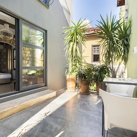 Cozy Studio Flat Near Hadrians Gate