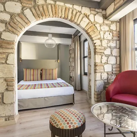 Cozy Studio Flat Near Hadrians Gate * Анталья